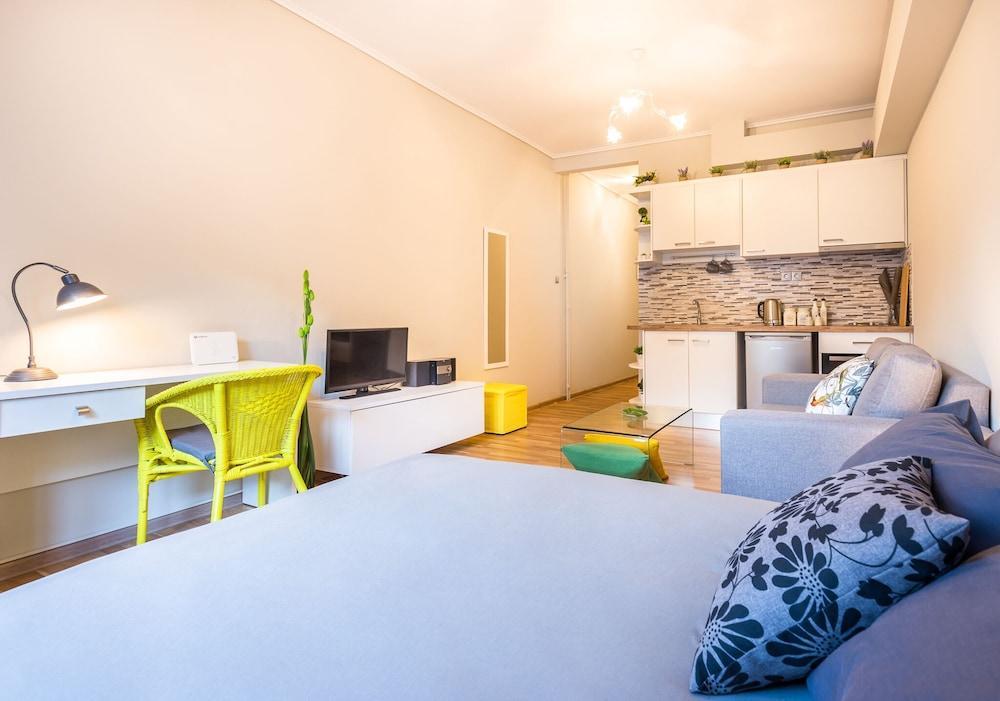 Exceptionally Located Studio Apartment Atene Esterno foto