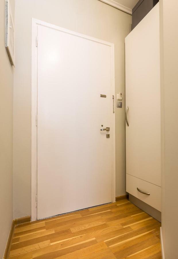 Exceptionally Located Studio Apartment Atene Esterno foto